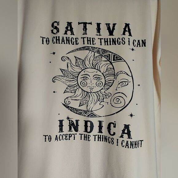 SATIVA TO CHANGE THE THINGS I CAN INDICATA To ACCEPT THE THINGS I CANNOT Tee - Picture 2 of 3